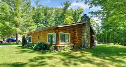 Rifle Lake Cabin! Michigan Outdoor Adventure Pad