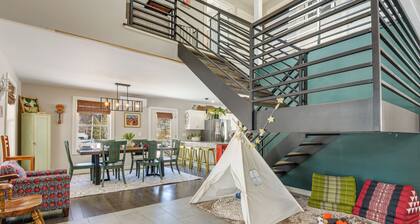 Bradford Group Getaway! Cabin w/ Deck & Fire Pit