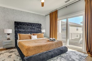 4 bedrooms, iron/ironing board, Internet, bed sheets - Sun, Surf & Group Fun in Carolina Beach! Luxe Home (Carolina Beach)