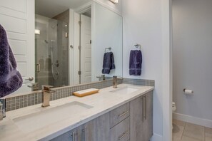 Hair dryer, towels - Walk to Bars! LoHi City-View Haven w/ Hot Tub (Denver)