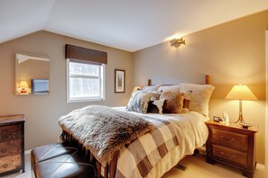 4 Schlafzimmer, Schreibtisch, Bügeleisen/Bügelbrett, Internetzugang
