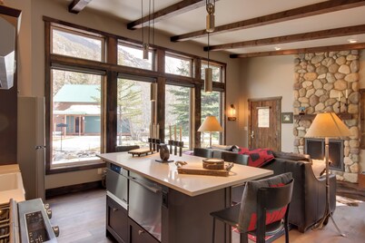 Hike, Fish & Bike: Mc Leod Home w/ Fire Pit