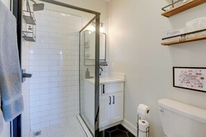 Hair dryer, towels - Near Freeways! Centrally Located Denver Retreat (Denver)