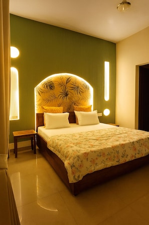 2 bedrooms, iron/ironing board, Internet, bed sheets