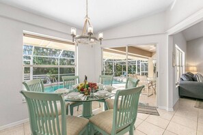 Dining - Tropical family living in our happy place! (Marco Island)