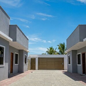 Exterior - Arraial do Cabo House in a Gated Community with Jacuzzi, BBQ, Garage & Pet Friendly (Arraial do Cabo)