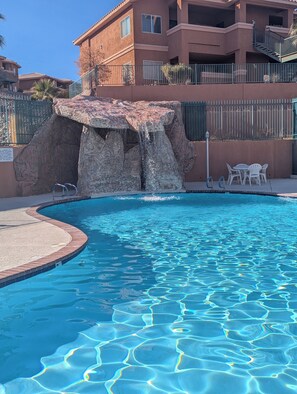 Pool - 2-bedroom 2 bath Mesquite Resort Condo. Casino, Golf & Sport Complex Close. (Mesquite)