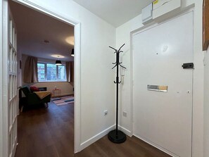 Interior - Cosy 1BR Flat in East London (London)