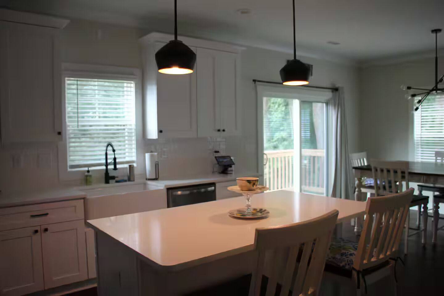 Micro-ondes, four, plaque de cuisson, lave-vaisselle