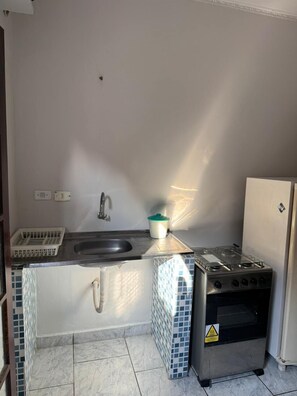 Private kitchen - Chalés Rosamar (Guarujá)