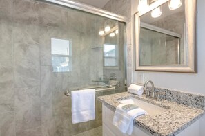 Hair dryer, towels - Good Times Retreat | Stylish 1BR (Nashville)