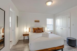 1 bedroom, iron/ironing board, travel cot, WiFi - Good Times Retreat | Stylish 1BR (Nashville)