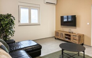 Smart TV, ping pong - Stunning home in Gorica (Gorica)