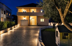 Exterior - Stunning home in Gorica (Gorica)