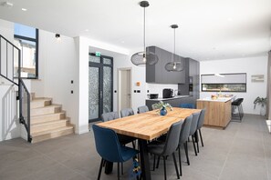 Dining - Brand-New 5-BR Villa with Pool & Sauna Retreat (Bale)