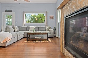 Televisión, chimenea