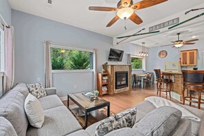 Televisión, chimenea