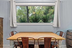 Dining - Pet-Friendly w/River Access, Hot Tub Great Views (Luray)