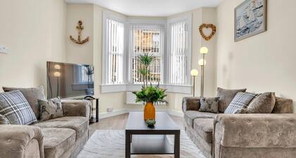 Spacious & Luxury 3-bedroom townhouse