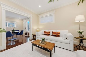 Unclassified image, 3 of 24, button - Modern Vancouver Stay - Near Downtown & Transit (Vancouver)