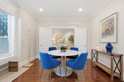 Modern Vancouver Stay - Near Downtown & Transit