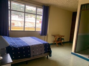 Superior Double Room, City View - Kasa Kiwi Hostel and Travel (Quetzaltenango)
