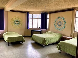 ห้องเบสิกพักรวม, หอพักรวม | Wi-Fi ฟรี