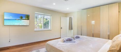 4 chambres, fer et planche à repasser, Wi-Fi gratuit, draps fournis
