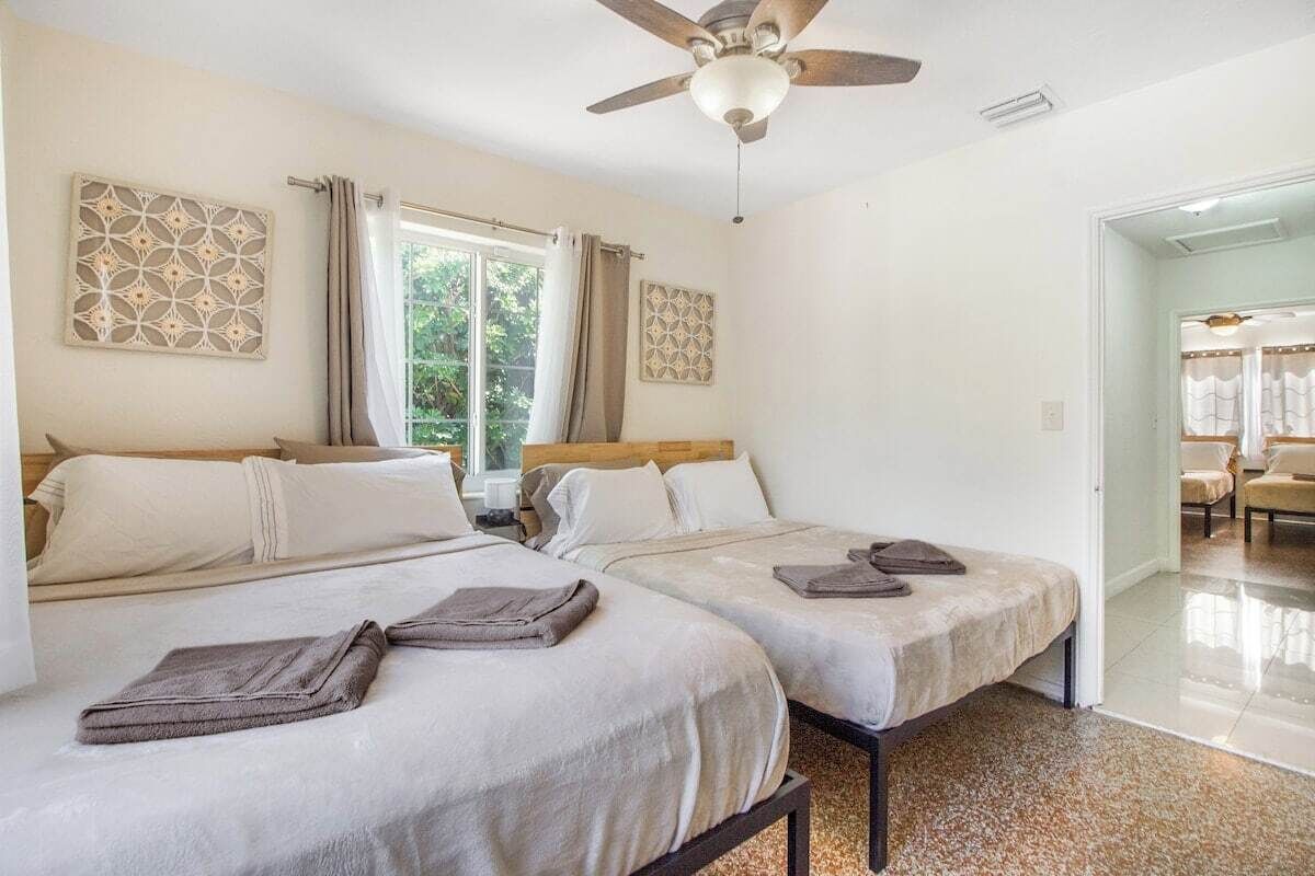 4 bedrooms, iron/ironing board, WiFi (free)