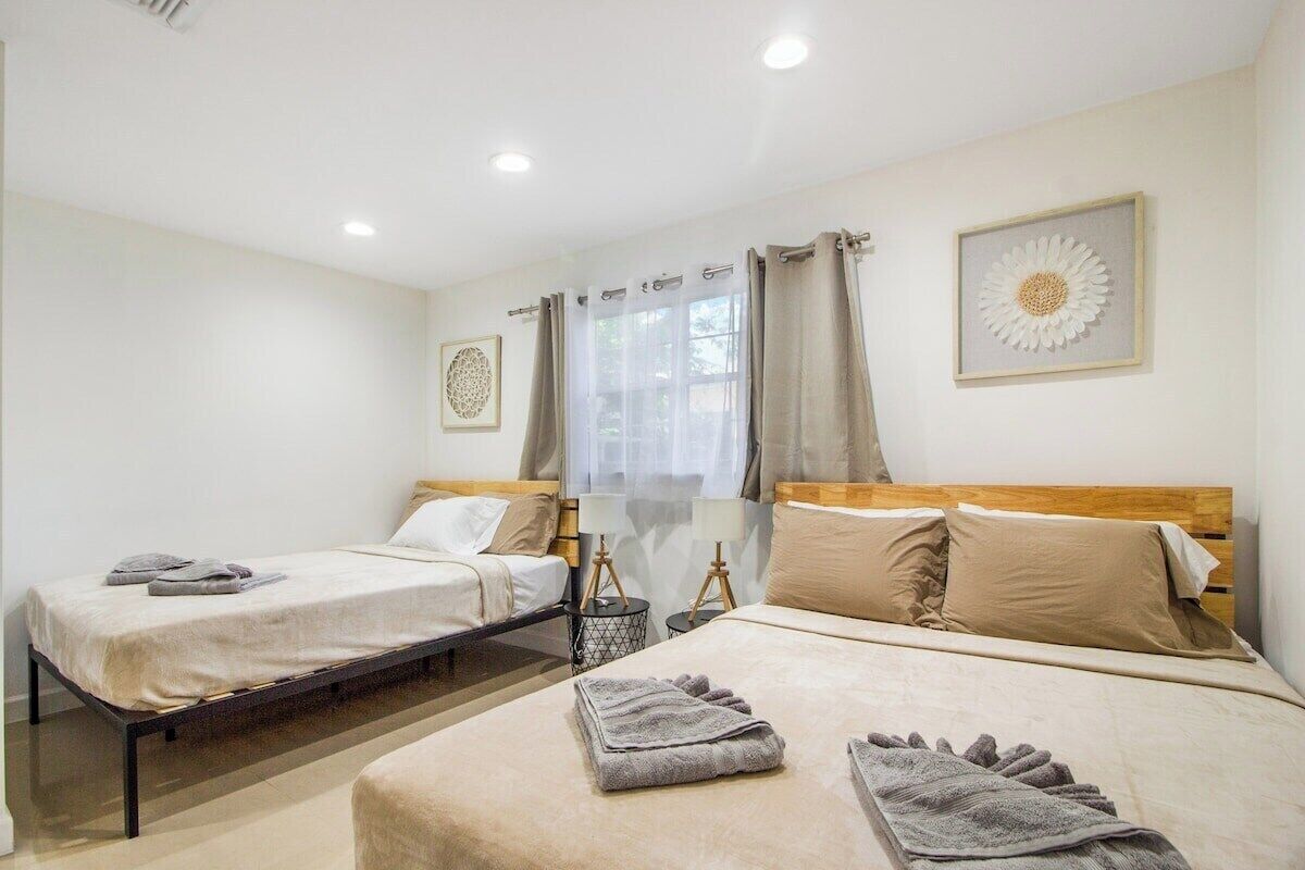 4 bedrooms, iron/ironing board, free WiFi