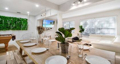 Casa aloha | tropical pool | beach 9 mins | games