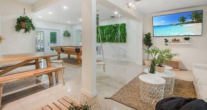 Casa aloha | tropical pool | beach 9 mins | games