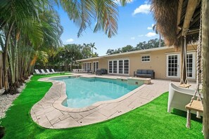Pool - Tropical hideaway | private pool | tiki | beach (Miami)