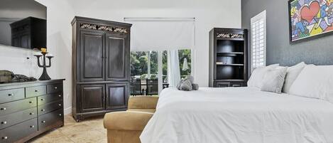 5 bedrooms, in-room safe, desk, iron/ironing board