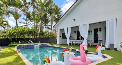 Casa asaka | waterfront | pool | paradise