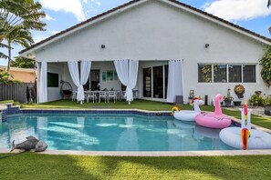 Pool - Casa asaka | waterfront | pool | paradise (Hollywood)