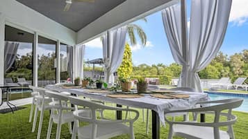 Outdoor dining