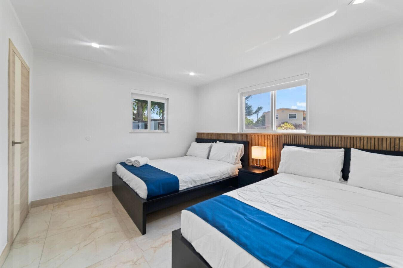 4 quartos, ferros/tábuas de passar roupa