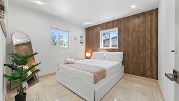 4 bedrooms, desk, iron/ironing board, travel cot