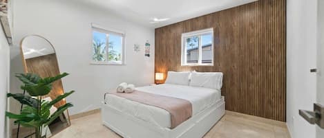 4 bedrooms, desk, iron/ironing board, travel cot