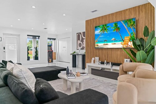 Casa Bellavista: Huge Pool Oasis, 10m to the Beach