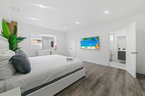 5 bedrooms, iron/ironing board