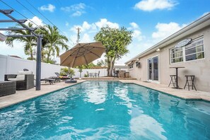 Unclassified image, 4 of 37, button - Casa boho | pool | ping pong | beach 15 min (Hollywood)