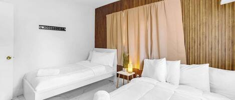 4 bedrooms, iron/ironing board, travel crib, WiFi (free)