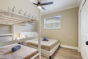 3 chambres, bureau, fer et planche à repasser, Wi-Fi gratuit