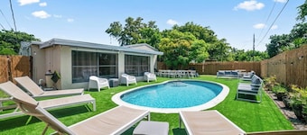 Casa christina i 5 min to beach i tropical pool