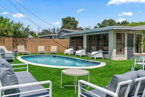 Casa christina i 5 min to beach i tropical pool