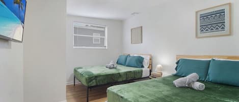 5 bedrooms, desk, iron/ironing board, free WiFi