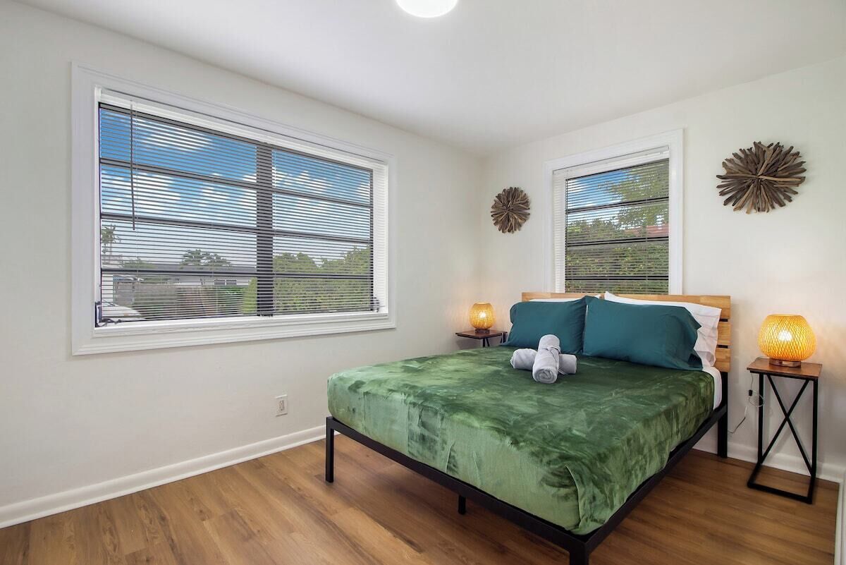 5 bedrooms, iron/ironing board