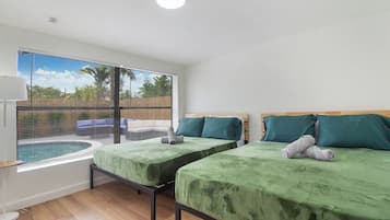 5 bedrooms, desk, iron/ironing board, free WiFi